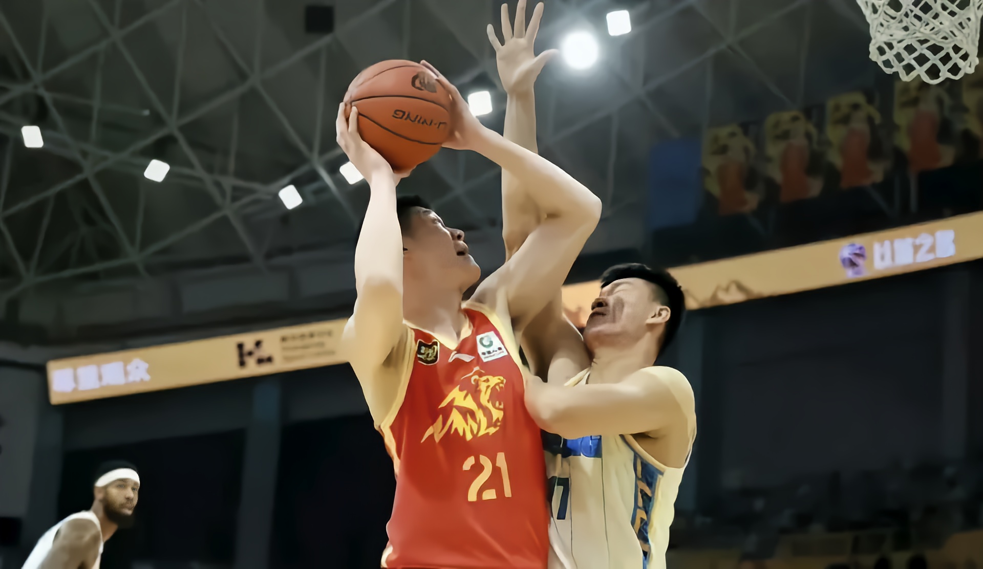 关于CBA常规赛倒计时，广厦男篮赛后临场应变，细节引发关注，目标明确，年轻球员得到机会的信息