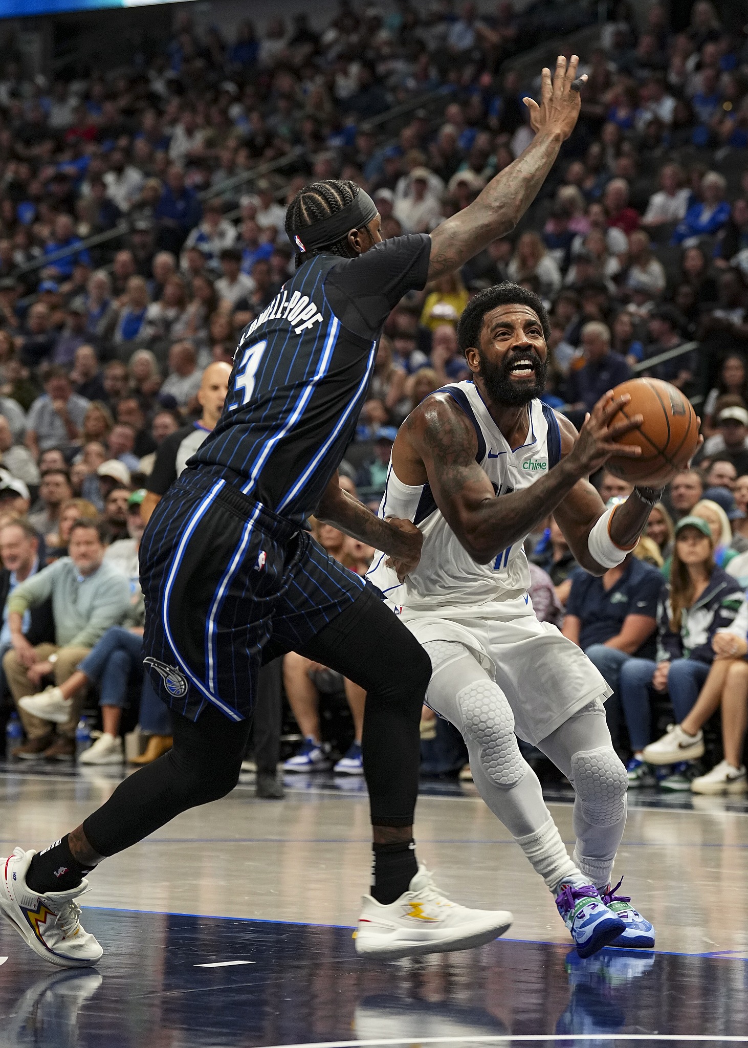 包含达拉斯独行侠发布备战花絮，关键时刻调整名单，NBA常规赛任务艰巨，球队文化再被提及的词条