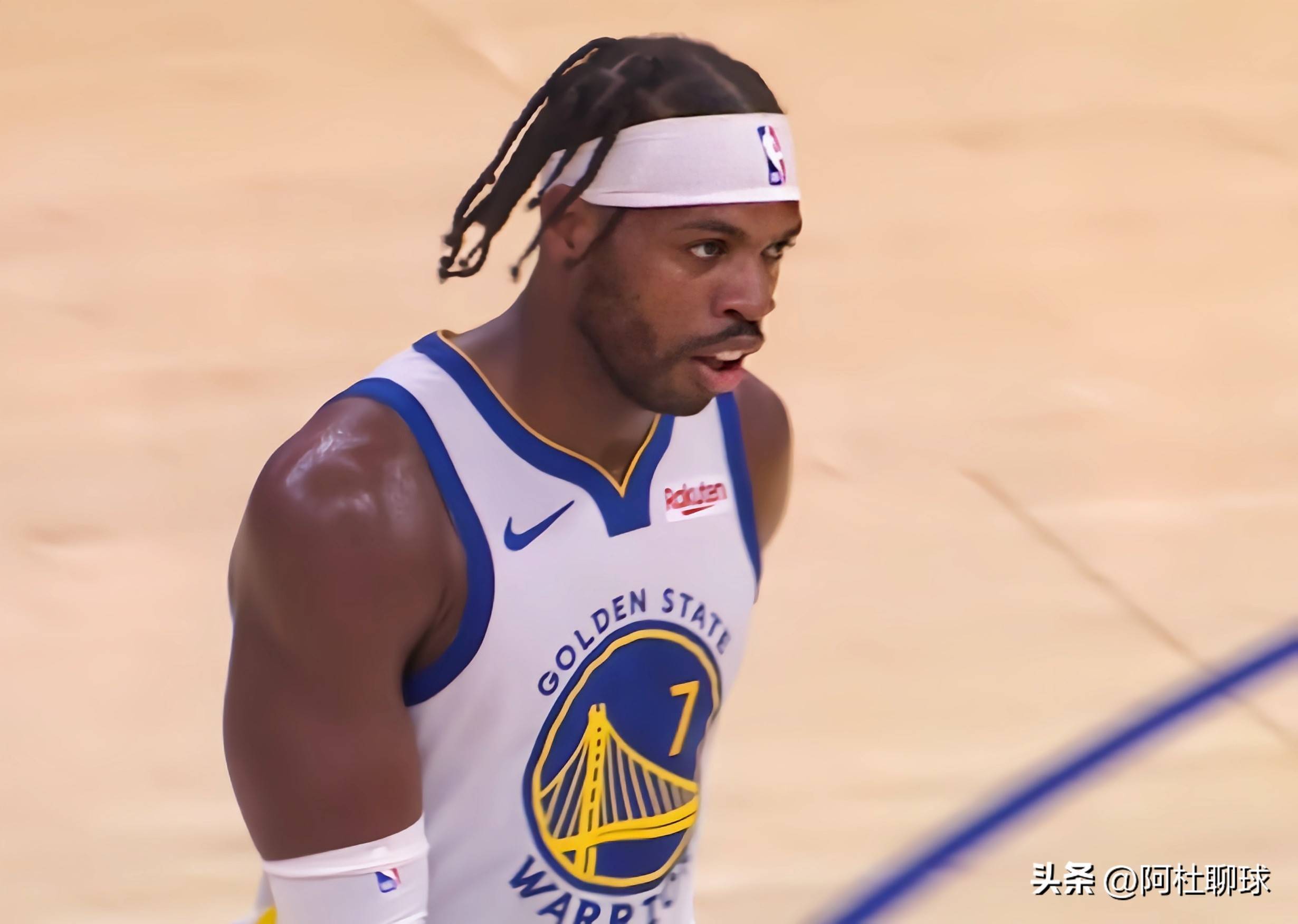 包含转折点金州勇士防线松动，NBA季后赛赛后攻防权衡，管理层满意，轮换策略成焦点的词条