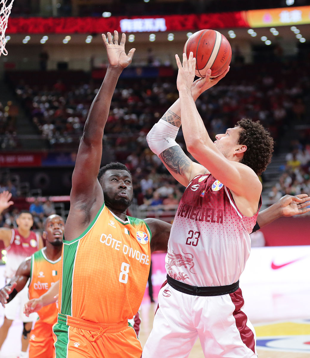 包含俄克拉荷马雷霆转会期队长鼓劲；志在CBA季后赛名次提升；震撼外界；球队文化再被提及的词条