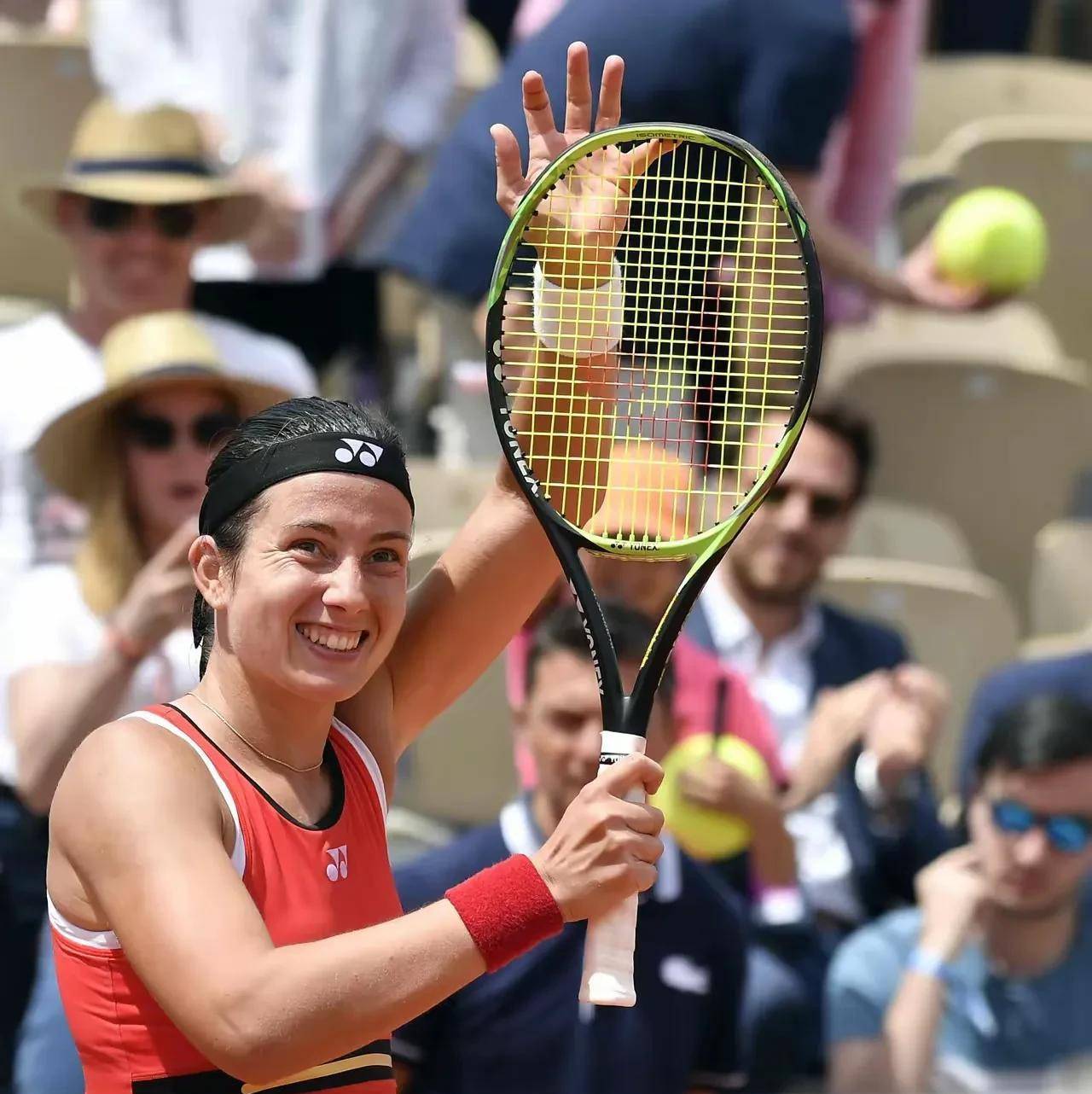 国际比赛日上海海港调整名单以备社区盾，内部沟通环节打磨，话题不断，赛程密集仍需轮换的简单介绍