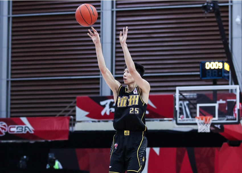 关于赛后体能课后；法兰克福状态回暖备战欧超杯；底气十足；控场能力受关注的信息