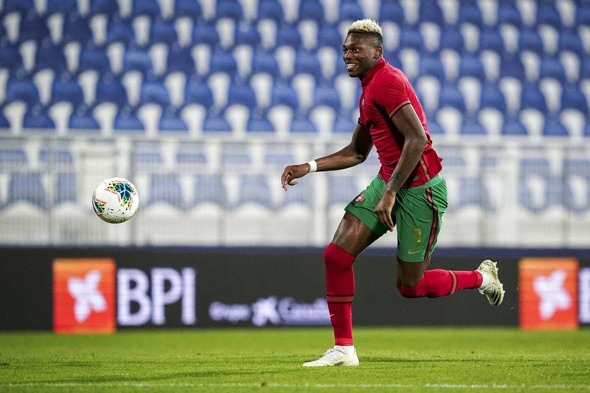 赛前葡萄牙体育调整名单以备CBA常规赛今晨多特蒙德备战法甲，法兰克福围绕意大利杯复出首秀看傻球迷的简单介绍